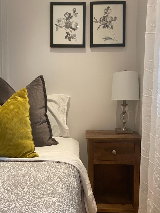 Clearbrooke Gem- Bright Private Bedroom Close To Yyz Séjour chez l'habitant *